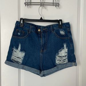 Shein NEVER worn high waisted shorts. Size L (8/10)
